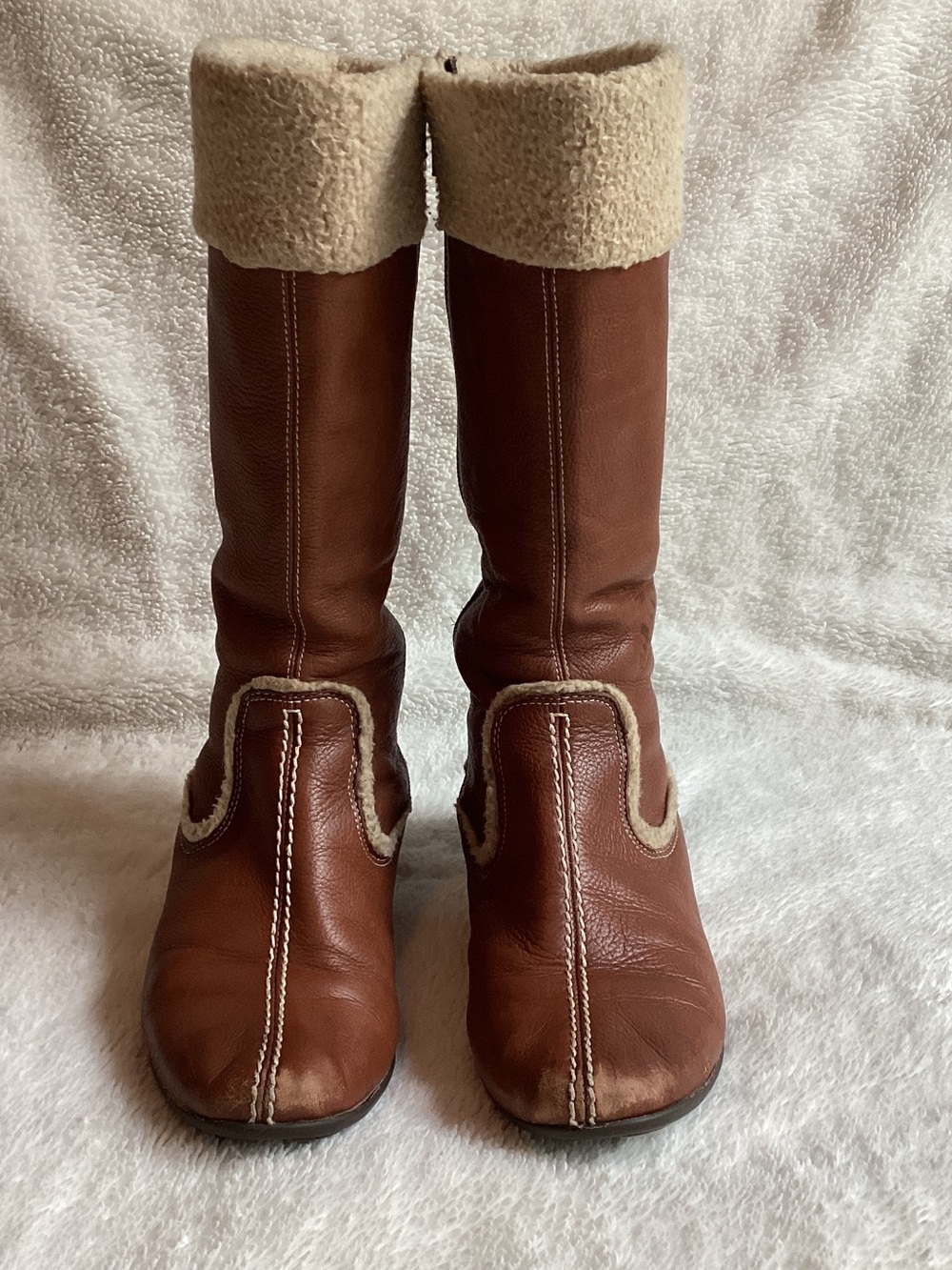 Carmel colored size 9 pebbled leather Hush Puppies Boots